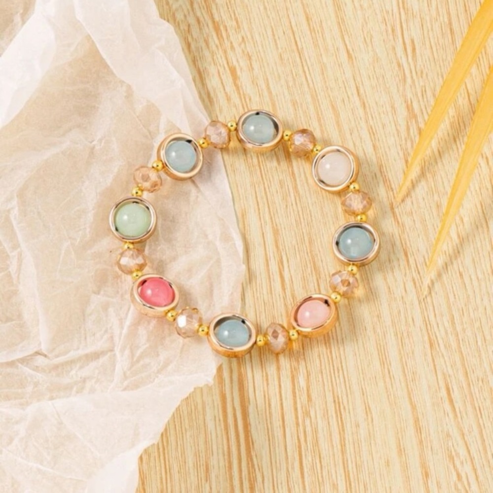 🛍️ Gold Multicolored Crystal Beaded Bracelet - Picture 4 of 4